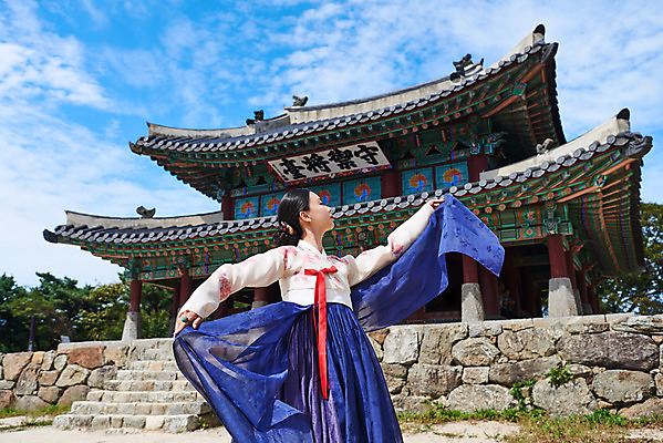 포토 JPG 주간 구름 전통 여자 명절 문화 예술 하늘 팔벌리기 한옥 기와 한명 사람 상반신 20대 성인 야외 앞모습 공연 한국인 세계문화유산 문화재 가을 춤 잡기 전통의상 한복 전통무용 한국무용 남한산성 수어장대 성인여자한명만 국내포토 자연요소 1 한국전통 계절 기념일 뷰포인트 고건축 모션 문화예술 동양인 이벤트 청년 궁전 경기도 여자한명만 성인여자만 파일형식