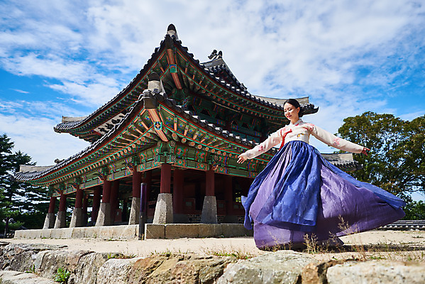 포토 JPG 주간 전신 구름 전통 여자 명절 문화 예술 하늘 팔벌리기 한옥 기와 한명 서기 사람 20대 성인 야외 앞모습 공연 한국인 세계문화유산 문화재 가을 춤 전통의상 한복 전통무용 한국무용 남한산성 수어장대 성인여자한명만 국내포토 자연요소 1 한국전통 계절 기념일 뷰포인트 고건축 모션 문화예술 동양인 이벤트 청년 궁전 경기도 여자한명만 성인여자만 파일형식