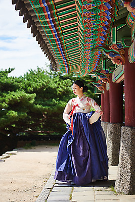 포토 JPG 주간 전신 전통 여자 명절 문화 예술 한옥 기와 한명 서기 사람 20대 성인 야외 앞모습 공연 한국인 세계문화유산 문화재 가을 춤 전통의상 한복 전통무용 한국무용 남한산성 수어장대 성인여자한명만 국내포토 자연요소 1 한국전통 계절 기념일 뷰포인트 고건축 모션 문화예술 동양인 이벤트 청년 궁전 경기도 여자한명만 성인여자만 파일형식