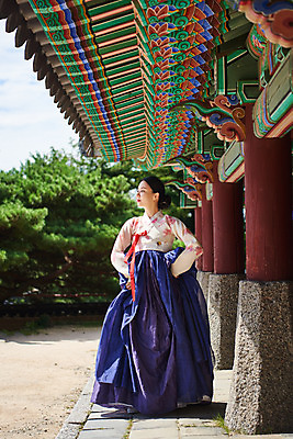 포토 JPG 주간 전신 전통 응시 여자 명절 문화 예술 한옥 기와 한명 서기 사람 20대 성인 야외 앞모습 공연 한국인 세계문화유산 문화재 가을 춤 전통의상 한복 전통무용 한국무용 남한산성 수어장대 성인여자한명만 국내포토 자연요소 1 한국전통 시선 계절 기념일 뷰포인트 고건축 모션 문화예술 동양인 이벤트 청년 궁전 경기도 여자한명만 성인여자만 파일형식