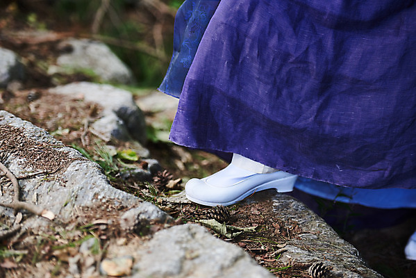 포토 JPG 주간 전통 여자 명절 문화 예술 발 한옥 기와 한명 서기 사람 20대 성인 야외 계단 공연 한국인 세계문화유산 문화재 하반신 가을 춤 전통의상 한복 전통무용 오르기 한국무용 남한산성 수어장대 성인여자한명만 국내포토 자연요소 1 한국전통 계절 기념일 고건축 모션 문화예술 동양인 이벤트 청년 신체부위 궁전 경기도 여자한명만 성인여자만 파일형식