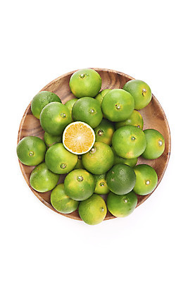 포토 JPG 스튜디오촬영 과일 자연 단면 실내 건강 누끼 사람없음 농작물 여러개 신선 오브젝트 흰배경 유기농 비타민 나무쟁반 신맛 청귤 감기예방 국내포토 웰빙 다수 백그라운드 농업 쟁반 내부 목재 흰색 맛 생태계 예방 영양소 파일형식