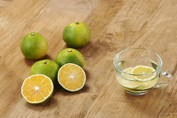 포토 JPG 스튜디오촬영 과일 자연 단면 잔 실내 따뜻함 건강 누끼 사람없음 농작물 여러개 신선 차 오브젝트 유기농 비타민 신맛 청귤 감기예방 청귤청 나무배경 과일차 국내포토 식기 웰빙 음료 다수 백그라운드 농업 내부 차_음료 맛 생태계 예방 영양소 파일형식 과일청