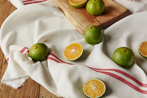 포토 JPG 스튜디오촬영 과일 자연 단면 실내 건강 누끼 사람없음 농작물 여러개 신선 천 오브젝트 유기농 비타민 신맛 청귤 감기예방 나무배경 국내포토 웰빙 다수 백그라운드 농업 내부 직물 맛 생태계 예방 영양소 파일형식