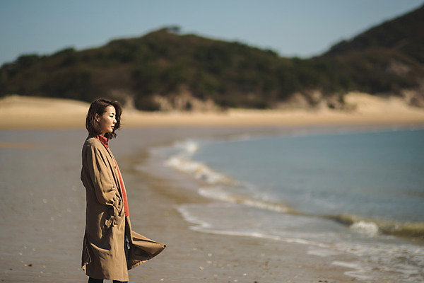 포토 JPG 주간 응시 여자 바다 섬 여행 한명 서기 사람 상반신 성인 해변 야외 옆모습 30대 한국인 주머니손 인천 성인여자한명만 옹진군 국내포토 자연요소 1 시선 뷰포인트 모션 한국 동양인 장년 여자한명만 성인여자만 파일형식
