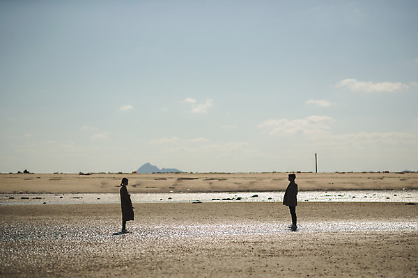포토 JPG 주간 전신 커플 응시 여자 남자 바다 커플라이프 섬 여행 서기 사람 성인 해변 야외 두명 옆모습 30대 마주보기 다정 한국인 인천 성인만 옹진군 국내포토 자연요소 라이프스타일 시선 뷰포인트 컨셉 관계 모션 한국 동양인 장년 파일형식