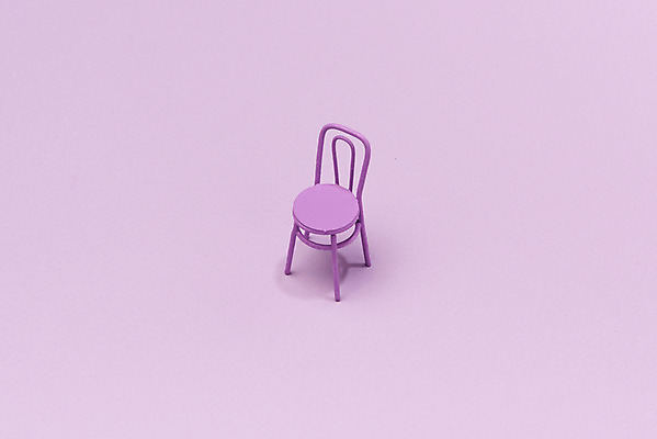 포토 JPG 스튜디오촬영 의자 휴식 실내 누끼 사람없음 한개 보라색 미니어처 오브젝트 고민 보라색배경 국내포토 1 감정 컬러 가구 백그라운드 컨셉 내부 모형 파일형식