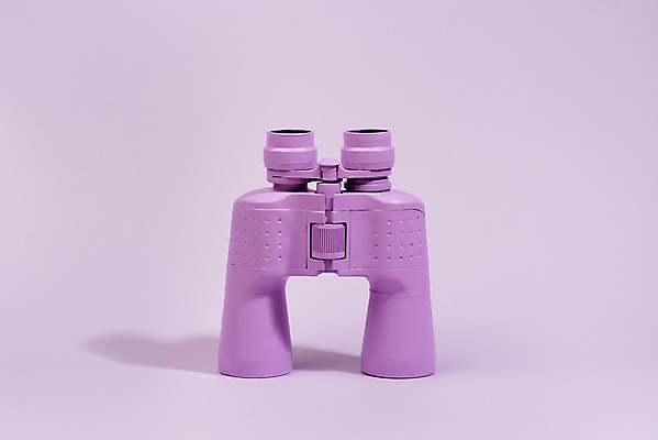 포토 JPG 스튜디오촬영 실내 누끼 사람없음 한개 보라색 쌍안경 망원경 관찰 오브젝트 발견 보라색배경 국내포토 1 컬러 백그라운드 모션 내부 파일형식