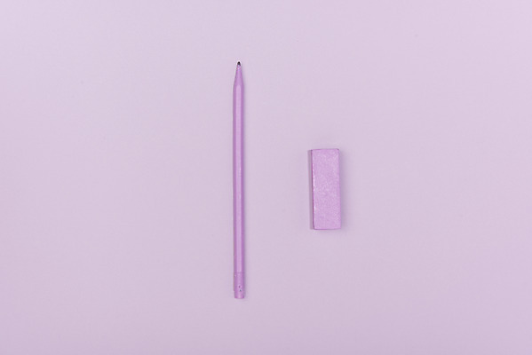 포토 JPG 스튜디오촬영 문구용품 실내 누끼 사람없음 하이앵글 연필 사무용품 보라색 기록 오브젝트 지우개 보라색배경 플랫레이 국내포토 뷰포인트 컬러 백그라운드 학용품 내부 필기구 플랫 파일형식
