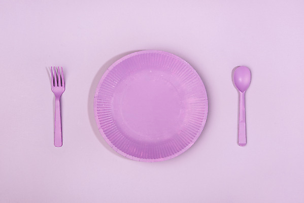 포토 JPG 스튜디오촬영 접시 포크 실내 누끼 사람없음 하이앵글 환경 숟가락 보라색 일회용 오브젝트 보라색배경 일회용접시 플랫레이 국내포토 식기 뷰포인트 컬러 백그라운드 수저 내부 플랫 파일형식