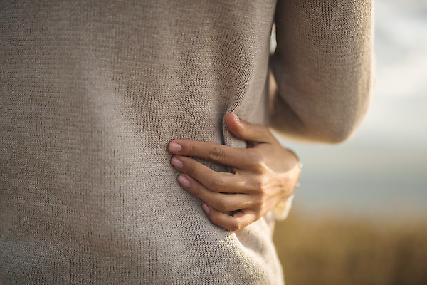 포토 JPG 주간 손 커플 여자 남자 커플라이프 섬 여행 데이트 산 서기 사람 상반신 성인 야외 두명 뒷모습 신체부위 30대 다정 한국인 잡기 인천 성인만 옹진군 국내포토 자연요소 라이프스타일 뷰포인트 컨셉 관계 모션 한국 동양인 장년 파일형식