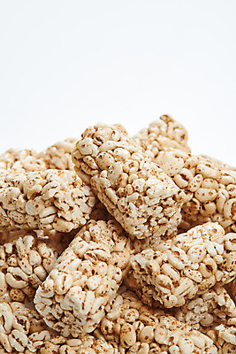 포토 JPG 스튜디오촬영 디저트 실내 누끼 근접촬영 사람없음 과자 추억 흰배경 복고 뻥튀기 쌀강정 전통과자 생과자 국내포토 음식 뷰포인트 백그라운드 컨셉 내부 흰색 강정 파일형식