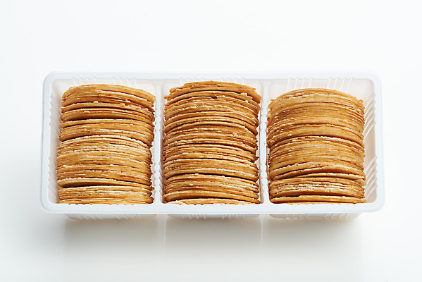 포토 JPG 스튜디오촬영 디저트 실내 누끼 사람없음 과자 추억 흰배경 복고 전병 전통과자 생과자 국내포토 음식 백그라운드 컨셉 내부 흰색 파일형식