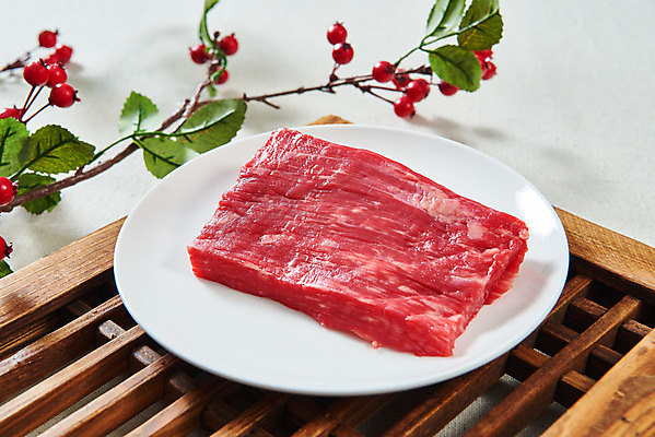 포토 JPG 스튜디오촬영 접시 열매 실내 생고기 육류 사람없음 소고기 신선 오브젝트 흰배경 마블링 전통용품 국거리 양지 국내포토 식물 식기 백그라운드 식재료 내부 흰색 파일형식