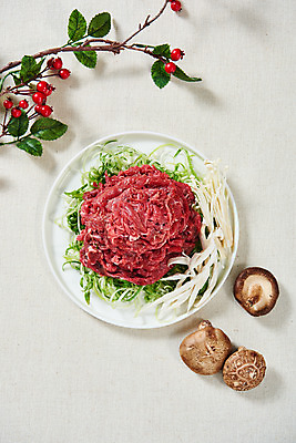 포토 JPG 스튜디오촬영 열매 실내 생고기 육류 사람없음 하이앵글 버섯 소고기 신선 오브젝트 흰배경 표고버섯 마블링 소불고기 파채 플랫레이 국내포토 식물 음식 뷰포인트 백그라운드 식재료 내부 흰색 플랫 불고기 파일형식