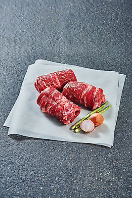 포토 JPG 스튜디오촬영 회색배경 양파 실내 생고기 육류 사람없음 소고기 신선 오브젝트 아스파라거스 등심 마블링 국내포토 백그라운드 채소 식재료 내부 회색 파일형식