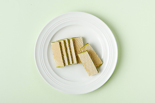 포토 JPG 스튜디오촬영 그릇 디저트 실내 누끼 사람없음 하이앵글 과자 여러개 달콤 녹차 오브젝트 말차 플랫레이 초록배경 녹차맛 국내포토 식기 음식 뷰포인트 다수 백그라운드 내부 초록색 차_음료 플랫 맛 파일형식