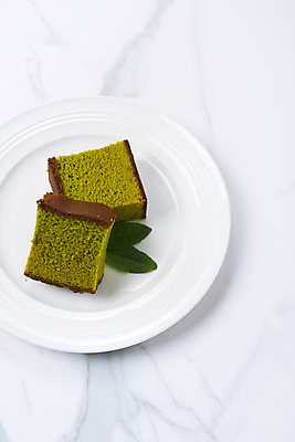 포토 JPG 스튜디오촬영 그릇 잎 디저트 실내 누끼 사람없음 두개 녹차 오브젝트 흰배경 말차 카스테라 녹차맛 국내포토 식물 식기 음식 빵 백그라운드 2 내부 차_음료 흰색 맛 파일형식