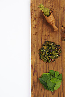 포토 JPG 스튜디오촬영 실내 누끼 사람없음 하이앵글 녹차 오브젝트 흰배경 녹차가루 녹차잎 말차 플랫레이 차시 국내포토 뷰포인트 백그라운드 내부 차_음료 흰색 플랫 다기 가루 찻잎 파일형식