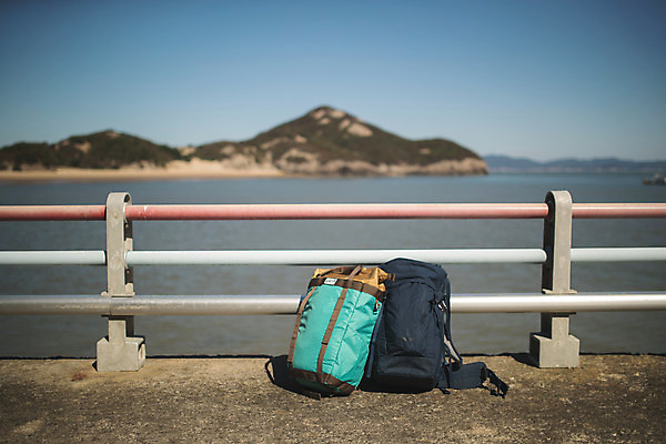 포토 JPG 주간 바다 섬 여행 가방 배낭 풍경 사람없음 야외 두개 인천 옹진군 국내포토 자연요소 잡화 2 한국 파일형식