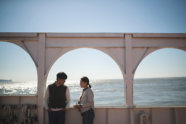 포토 JPG 주간 커플 응시 여자 남자 바다 커플라이프 섬 여행 서기 사람 상반신 성인 야외 두명 앞모습 옆모습 30대 마주보기 한국인 주머니손 인천 선박 성인만 옹진군 국내포토 자연요소 라이프스타일 시선 뷰포인트 수상교통 관계 모션 한국 동양인 장년 파일형식