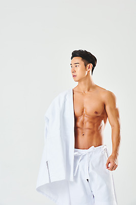 포토 JPG 스튜디오촬영 응시 남자 스포츠 다이어트 근육 운동선수 실내 건강 도복 한명 서기 누끼 상반신 20대 성인 앞모습 운동 건강관리 헬스 힘 한국인 보디빌딩 흰배경 열정 유도선수 유도복 바디케어 성인남자한명만 바디프로필 국내포토 1 시선 옷 감정 뷰포인트 백그라운드 모션 관리 사람 동양인 청년 내부 흰색 남자한명만 성인남자만 파일형식