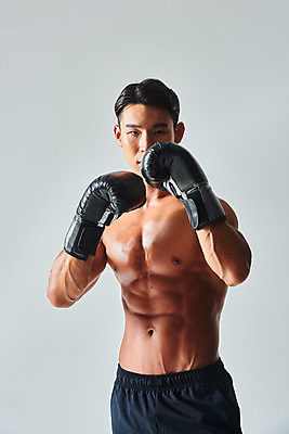 포토 JPG 스튜디오촬영 남자 스포츠 포즈 다이어트 근육 운동선수 실내 건강 한명 서기 누끼 상반신 20대 성인 앞모습 운동 건강관리 헬스 힘 권투 한국인 권투글러브 권투선수 보디빌딩 흰배경 열정 바디케어 성인남자한명만 바디프로필 국내포토 1 감정 뷰포인트 백그라운드 모션 관리 사람 동양인 청년 내부 격투기 글러브 흰색 남자한명만 성인남자만 파일형식