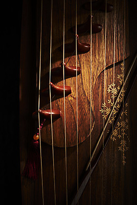 포토 JPG 스튜디오촬영 한국전통 검은배경 실내 국악기 국악 근접촬영 사람없음 오브젝트 아쟁 국내포토 전통 악기 음악 뷰포인트 백그라운드 현악기 한국 내부 검은색 파일형식