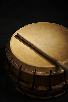 포토 JPG 스튜디오촬영 한국전통 검은배경 실내 국악기 국악 근접촬영 사람없음 북 오브젝트 국내포토 전통 악기 음악 뷰포인트 백그라운드 타악기 한국 내부 검은색 파일형식