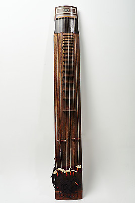 포토 JPG 스튜디오촬영 한국전통 실내 국악기 국악 누끼 사람없음 오브젝트 흰배경 거문고 국내포토 전통 악기 음악 백그라운드 현악기 한국 내부 흰색 파일형식