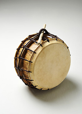 포토 JPG 스튜디오촬영 한국전통 실내 국악기 국악 누끼 사람없음 북 오브젝트 흰배경 국내포토 전통 악기 음악 백그라운드 타악기 한국 내부 흰색 파일형식