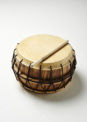 포토 JPG 스튜디오촬영 한국전통 실내 국악기 국악 누끼 사람없음 북 오브젝트 흰배경 국내포토 전통 악기 음악 백그라운드 타악기 한국 내부 흰색 파일형식