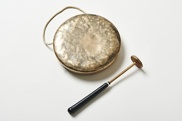 포토 JPG 스튜디오촬영 한국전통 실내 국악기 국악 누끼 사람없음 오브젝트 흰배경 꽹과리 국내포토 전통 악기 음악 백그라운드 타악기 한국 내부 흰색 파일형식