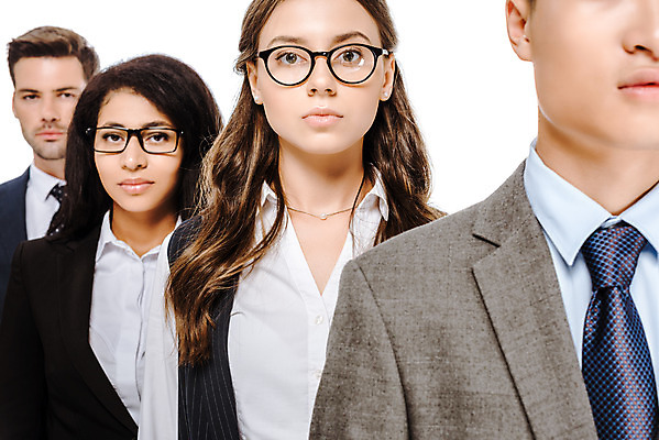 포토 JPG 스튜디오촬영 서양인 외국인 응시 여자 남자 안경 비즈니스 협력 실내 서기 미소 누끼 사람 동양인 정장 여러명 상반신 성인 앞모습 비즈니스맨 비즈니스우먼 전문직 스마트 동료 흰배경 우크라이나 성인만 국내포토 직업 시선 잡화 옷 유럽 뷰포인트 다수 백그라운드 컨셉 관계 모션 표정 인종 내부 흰색 직장인 파일형식