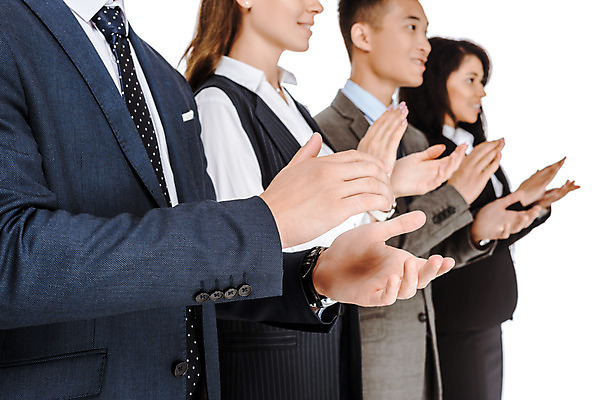 포토 JPG 스튜디오촬영 서양인 외국인 여자 남자 여유 비즈니스 응원 협력 실내 미소 누끼 사람 동양인 정장 여러명 상반신 성인 옆모습 비즈니스맨 비즈니스우먼 박수 동료 즐거움 흰배경 격려 우크라이나 성인만 국내포토 옷 감정 유럽 뷰포인트 다수 백그라운드 관계 모션 표정 인종 손짓 내부 흰색 직장인 파일형식