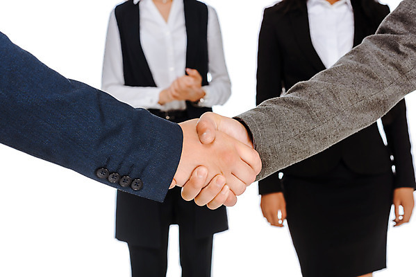 포토 JPG 스튜디오촬영 서양인 외국인 손 여자 남자 비즈니스 악수 실내 협상 누끼 사람 동양인 여러명 상반신 성인 앞모습 신체부위 비즈니스맨 비즈니스우먼 스마트 동료 계약 흰배경 동맹 우크라이나 성인만 국내포토 유럽 뷰포인트 다수 백그라운드 컨셉 관계 인종 손짓 내부 흰색 직장인 파일형식