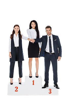 포토 JPG 스튜디오촬영 전신 서양인 외국인 여자 남자 여유 비즈니스 협력 실내 서기 미소 누끼 사람 정장 성인 앞모습 세명 파이팅 경쟁 비즈니스맨 비즈니스우먼 즐거움 흰배경 손모으기 시상대 우크라이나 성인만 국내포토 옷 감정 유럽 뷰포인트 백그라운드 컨셉 모션 표정 인종 손짓 내부 흰색 직장인 파일형식