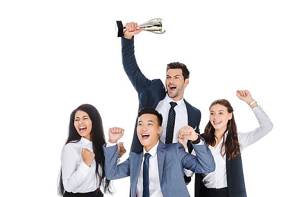 포토 JPG 스튜디오촬영 서양인 외국인 여자 남자 여유 비즈니스 협력 실내 서기 미소 들기 누끼 사람 동양인 정장 여러명 상반신 성인 앞모습 파이팅 경쟁 주먹 잡기 우승 비즈니스맨 비즈니스우먼 트로피 동료 즐거움 흰배경 손뻗기 우크라이나 성인만 국내포토 옷 감정 유럽 뷰포인트 다수 백그라운드 컨셉 관계 모션 표정 인종 내부 흰색 최고 직장인 상_우승 파일형식