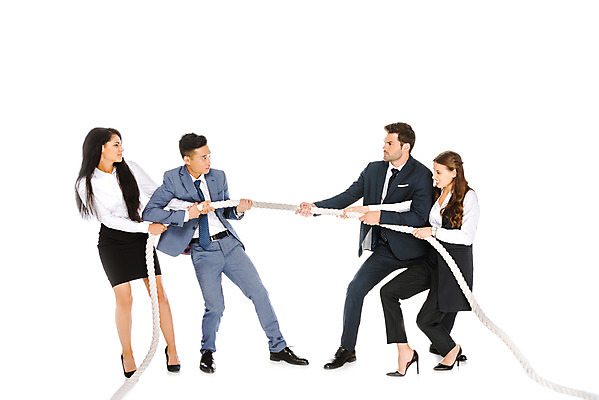 포토 JPG 스튜디오촬영 전신 서양인 외국인 응시 여자 남자 비즈니스 협력 실내 서기 누끼 사람 동양인 정장 여러명 성인 옆모습 손잡기 경쟁 비즈니스맨 비즈니스우먼 찡그림 당기기 집중 동료 흰배경 싸움 줄다리기 우크라이나 성인만 국내포토 시선 옷 유럽 뷰포인트 다수 백그라운드 컨셉 관계 모션 놀이 표정 인종 내부 흰색 직장인 파일형식