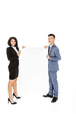 포토 JPG 스튜디오촬영 전신 서양인 외국인 배너 여자 남자 여유 비즈니스 협력 사각프레임 실내 서기 미소 들기 누끼 사람 동양인 정장 성인 두명 앞모습 옆모습 잡기 비즈니스맨 비즈니스우먼 동료 즐거움 흰배경 우크라이나 성인만 국내포토 옷 감정 유럽 뷰포인트 백그라운드 관계 모션 프레임 표정 인종 내부 사각형 흰색 직장인 파일형식