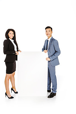 포토 JPG 스튜디오촬영 전신 서양인 외국인 배너 여자 남자 여유 비즈니스 협력 사각프레임 실내 서기 미소 들기 누끼 사람 동양인 정장 성인 두명 앞모습 옆모습 잡기 비즈니스맨 비즈니스우먼 동료 즐거움 흰배경 우크라이나 성인만 국내포토 옷 감정 유럽 뷰포인트 백그라운드 관계 모션 프레임 표정 인종 내부 사각형 흰색 직장인 파일형식 도형 직업 나라 컬러