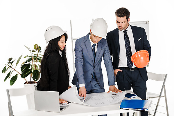 포토 JPG 스튜디오촬영 서양인 외국인 응시 여자 남자 건축 비즈니스 협력 실내 서기 들기 누끼 사람 동양인 정장 상반신 성인 앞모습 옆모습 세명 노트북 설계도 가리킴 업무 비즈니스맨 비즈니스우먼 안전모 집중 흰배경 서류파일 우크라이나 성인만 국내포토 시선 옷 유럽 뷰포인트 백그라운드 컨셉 모션 건설업 인종 손짓 내부 전자제품 사무용품 흰색 작업 직장인 헬멧 안전장비 파일형식