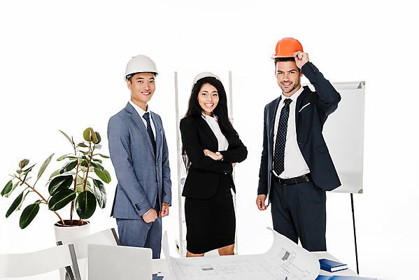 포토 JPG 스튜디오촬영 서양인 외국인 여자 남자 건축 비즈니스 협력 실내 서기 미소 들기 누끼 사람 동양인 정장 상반신 성인 앞모습 세명 노트북 팔짱 설계도 업무 비즈니스맨 비즈니스우먼 자신감 안전모 집중 흰배경 서류파일 우크라이나 성인만 국내포토 옷 감정 유럽 뷰포인트 백그라운드 컨셉 모션 건설업 표정 인종 내부 전자제품 사무용품 흰색 작업 직장인 헬멧 안전장비 파일형식
