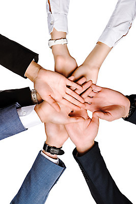 포토 JPG 스튜디오촬영 서양인 외국인 손 여자 남자 비즈니스 협력 실내 누끼 사람 동양인 여러명 성인 신체부위 비즈니스맨 비즈니스우먼 동료 흰배경 손모으기 우크라이나 성인만 국내포토 유럽 다수 백그라운드 관계 인종 손짓 내부 흰색 직장인 파일형식