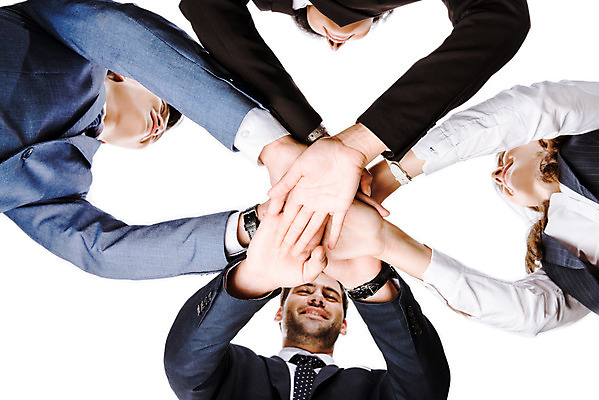 포토 JPG 스튜디오촬영 서양인 외국인 손 여자 남자 비즈니스 협력 실내 미소 누끼 사람 동양인 여러명 상반신 성인 신체부위 비즈니스맨 비즈니스우먼 집중 동료 흰배경 손모으기 우크라이나 성인만 국내포토 유럽 다수 백그라운드 컨셉 관계 표정 인종 손짓 내부 흰색 직장인 파일형식