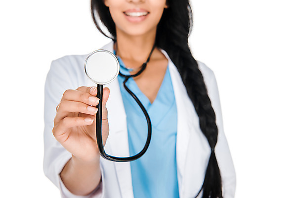 포토 JPG 스튜디오촬영 서양인 외국인 손 여자 여유 비즈니스 청진기 실내 한명 미소 들기 누끼 사람 상반신 성인 앞모습 신체부위 진료 의사 의사가운 흰배경 우크라이나 성인여자한명만 성인만 국내포토 1 감정 유럽 뷰포인트 백그라운드 의학 의료기기 모션 표정 인종 내부 의료진 흰색 가운 여자한명만 성인여자만 파일형식