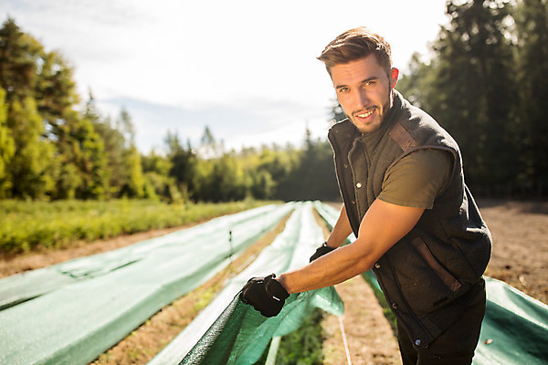 포토 JPG 주간 서양인 나무 응시 남자 한명 서기 미소 들기 사람 상반신 20대 성인 야외 옆모습 숲 천막 체코 벌목 벌목작업 임업 성인남자한명만 국내포토 자연요소 외국인 식물 1 시선 유럽 산업 뷰포인트 모션 표정 청년 남자한명만 성인남자만 파일형식