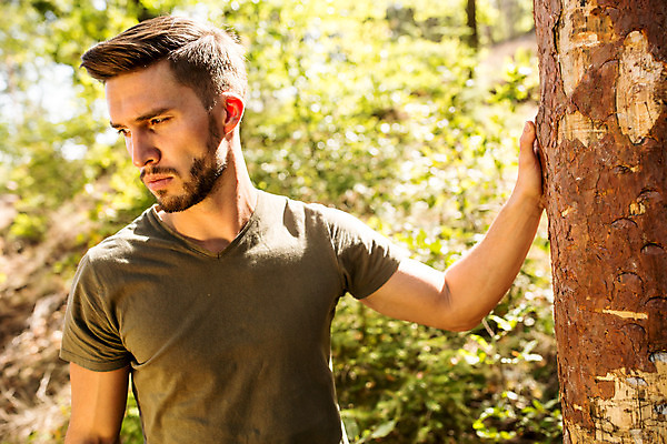 포토 JPG 주간 서양인 나무 응시 남자 한명 서기 사람 상반신 20대 성인 야외 옆모습 잡기 숲 체코 벌목 벌목작업 임업 성인남자한명만 국내포토 자연요소 외국인 식물 1 시선 유럽 산업 뷰포인트 모션 청년 남자한명만 성인남자만 파일형식