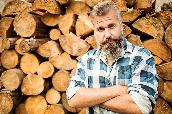 포토 JPG 주간 서양인 나무 응시 남자 40대 중년 한명 서기 사람 상반신 성인 야외 앞모습 팔짱 숲 통나무 체코 벌목 벌목작업 임업 중년남자한명만 국내포토 자연요소 외국인 식물 1 시선 유럽 산업 뷰포인트 모션 남자한명만 중년남자만 파일형식