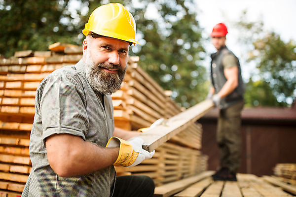포토 JPG 주간 전신 서양인 나무 응시 남자 40대 중년 장갑 서기 미소 들기 사람 상반신 20대 성인 야외 두명 앞모습 옆모습 숲 안전모 통나무 체코 나무판자 나무조각 벌목 벌목작업 임업 성인남자만 국내포토 자연요소 외국인 식물 시선 잡화 유럽 산업 뷰포인트 모션 표정 청년 목재 헬멧 안전장비 남자만 성인만 파일형식